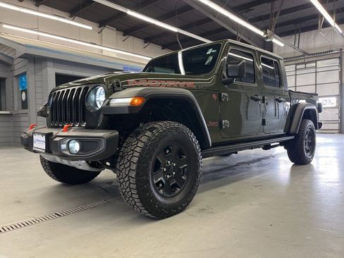 Used 2023 Jeep Gladiator Mojave image 3