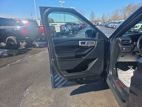 Used 2022 Ford Explorer ST image 20