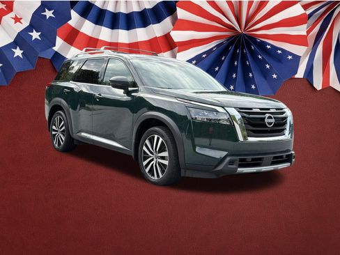 Used 2025 Nissan Pathfinder Platinum w/ Cargo Package AWD/4WD image 30