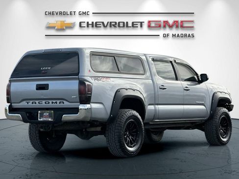 Used 2021 Toyota Tacoma TRD Off-Road image 3