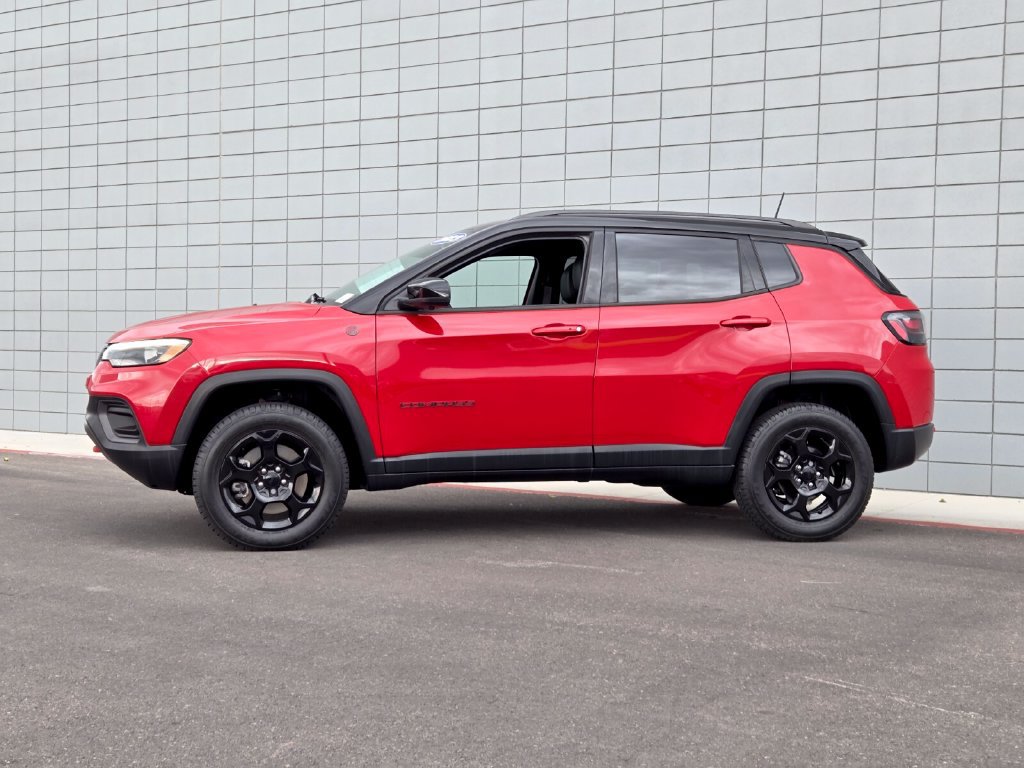 Used 2023 Jeep Compass Trailhawk w/ Trailhawk Elite Group AWD/4WD image 2