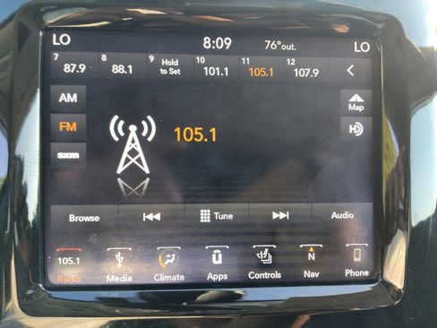 Used 2019 Jeep Cherokee Limited w/ Luxury Group AWD/4WD image 25
