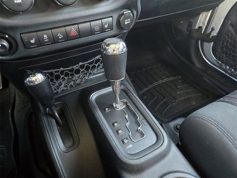 Used 2012 Jeep Wrangler Unlimited Sahara w/ Connectivity Group image 11