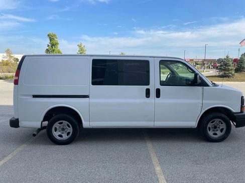 Used 2008 GMC Savana 1500 Van 3D image 4