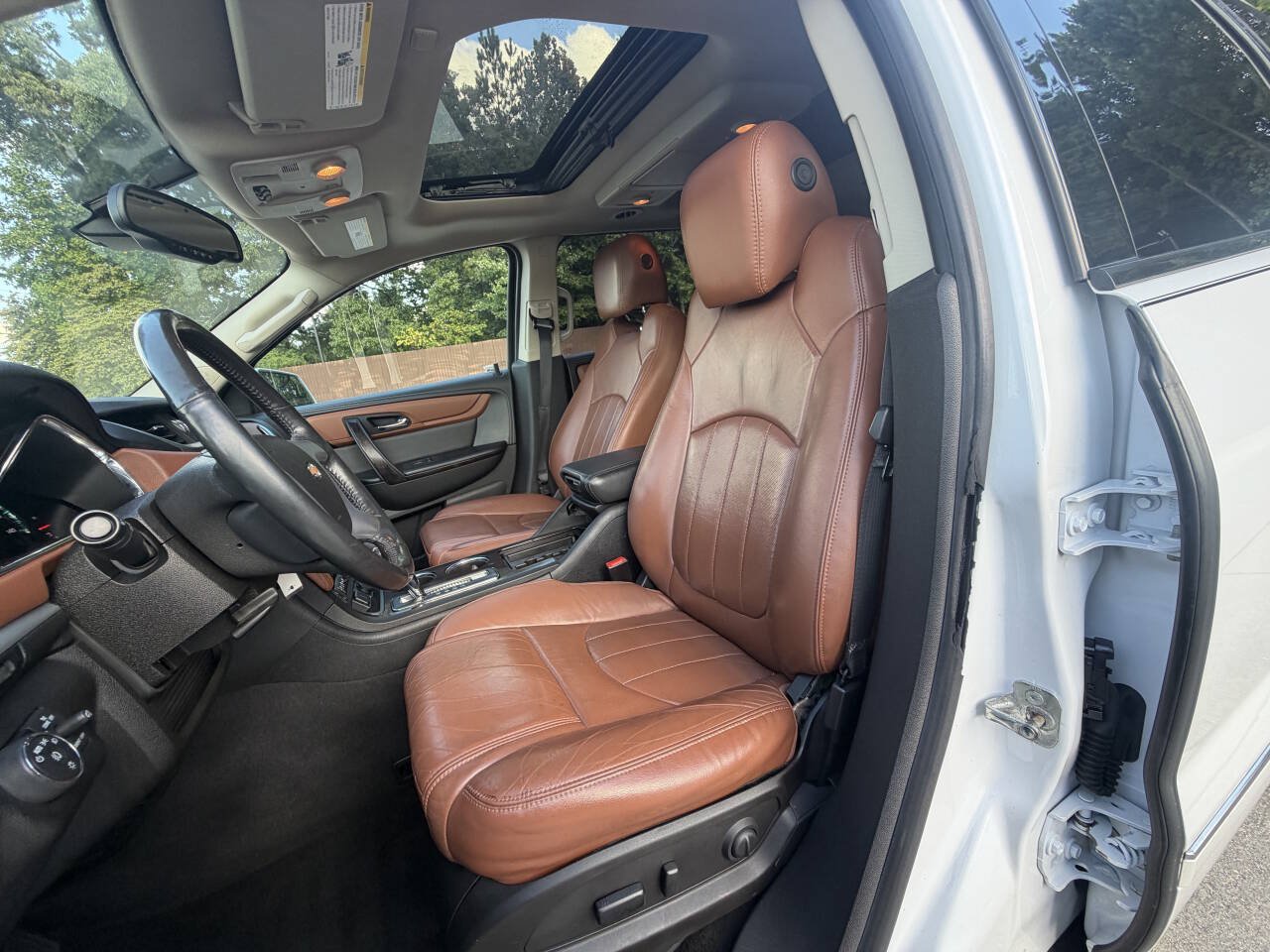 Used 2016 Chevrolet Traverse LTZ AWD/4WD image 6