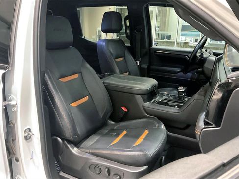 Used 2024 GMC Sierra 1500 AT4 w/ Technology Package image 8