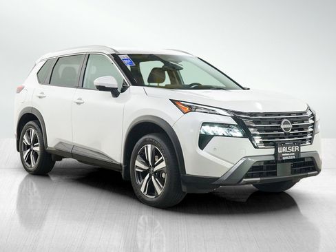 Used 2024 Nissan Rogue SL image 7