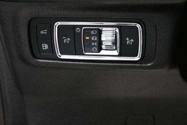 Certified 2025 Lincoln Corsair Grand Touring AWD/4WD image 11
