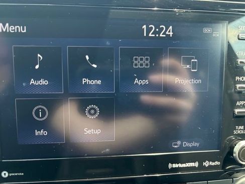 Used 2020 Toyota Highlander XLE AWD/4WD image 6