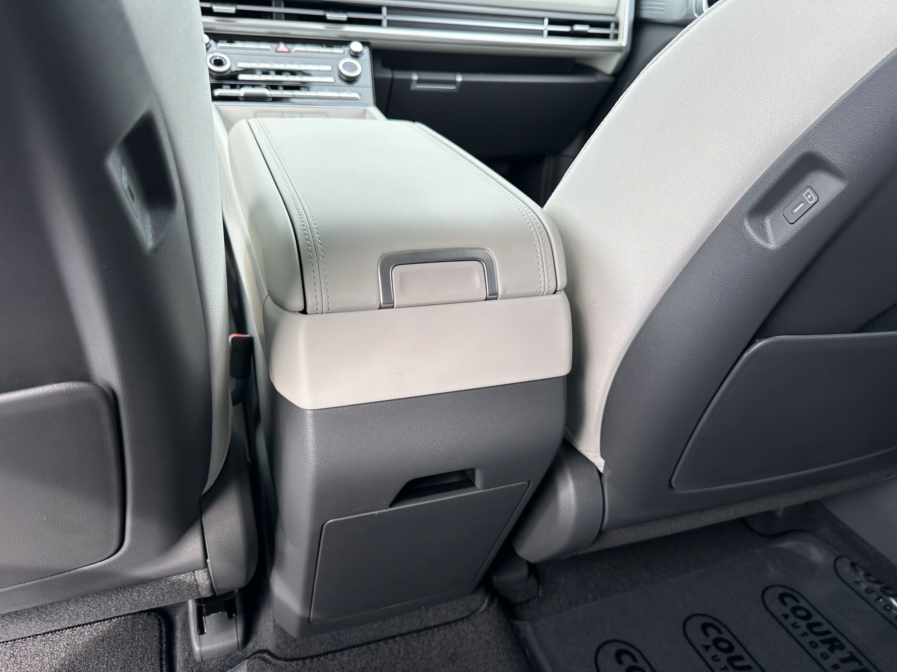 New 2027 Hyundai Santa Fe SE FWD image 12