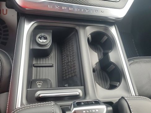 New 2025 Ford Expedition Platinum w/ Stealth Performance Package image 43