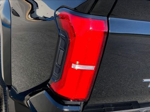 Used 2025 Toyota Tacoma Limited image 28