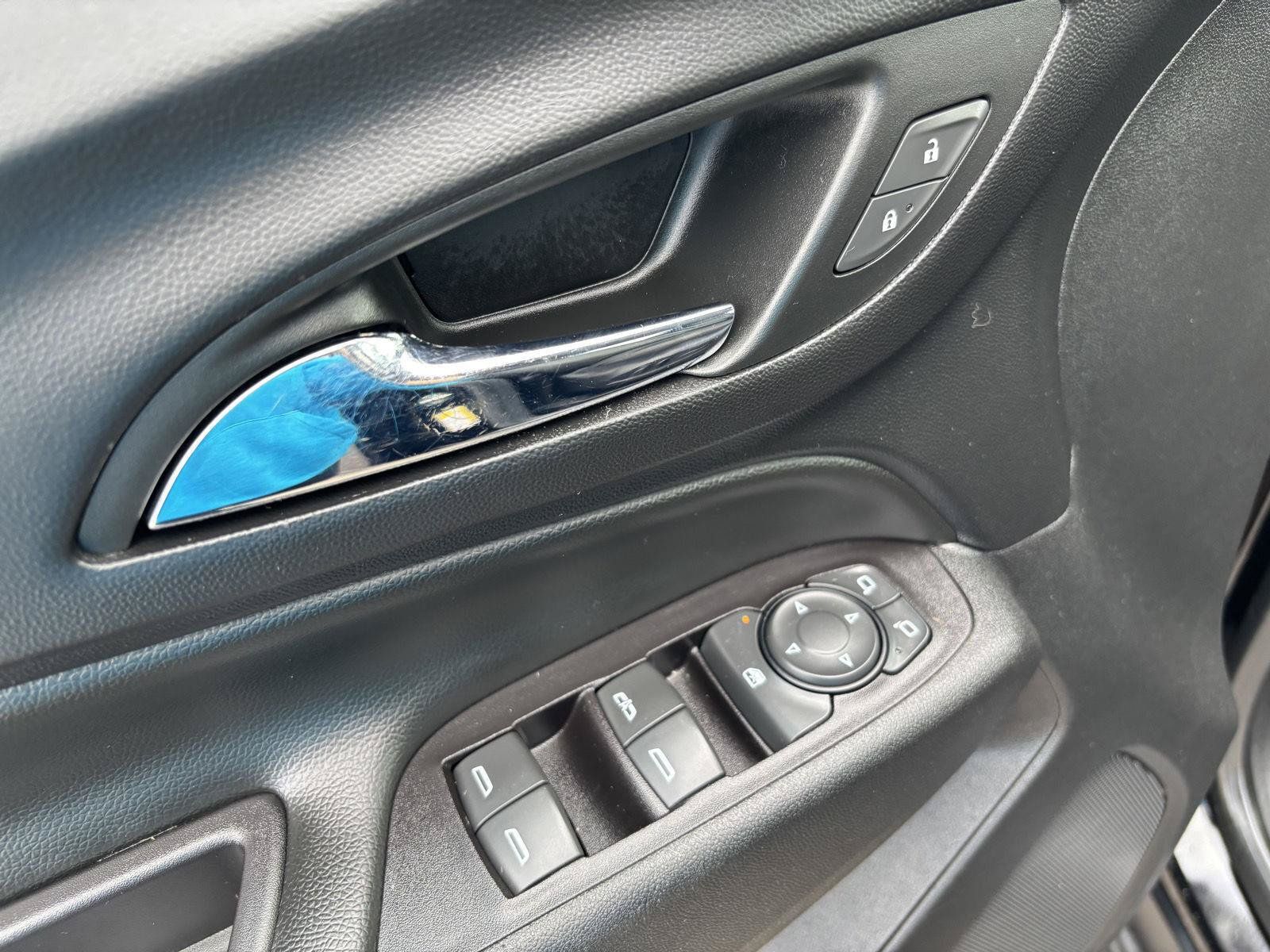 Used 2018 Chevrolet Equinox LT AWD/4WD image 15
