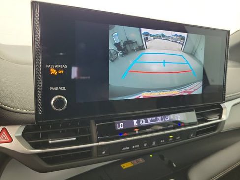 Used 2025 Toyota Sienna XSE FWD image 30