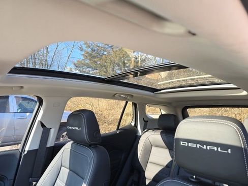 Used 2024 GMC Terrain Denali w/ Black Diamond Edition image 24