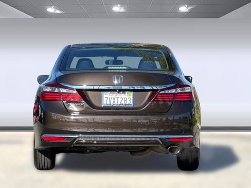 Used 2017 Honda Accord LX image 9