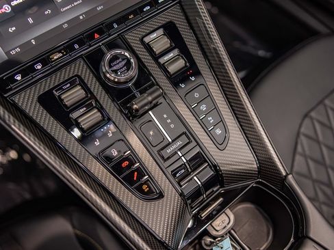 Used 2025 Aston Martin DB12 Convertible RWD image 28