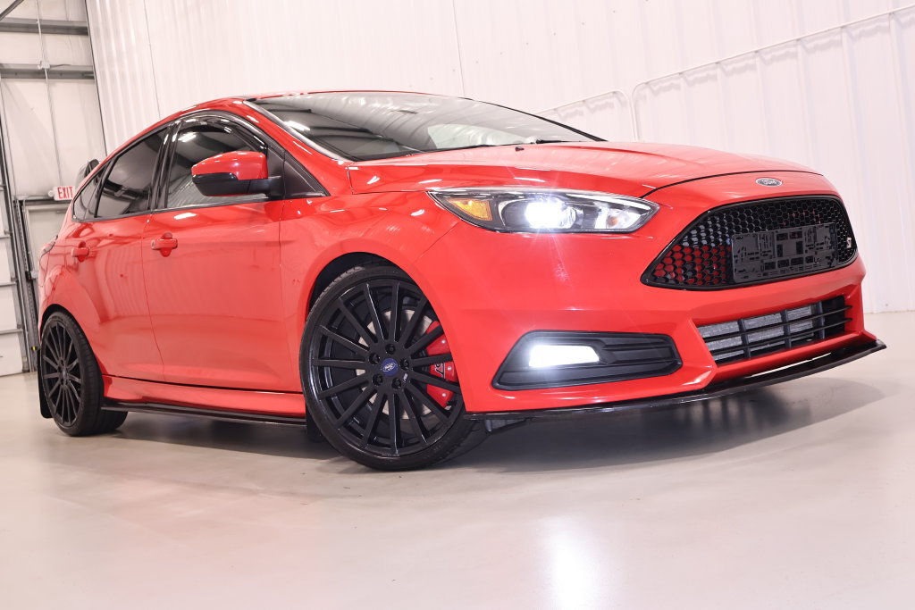 Used 2015 Ford Focus ST w/ Equipment Group 401A FWD image 33
