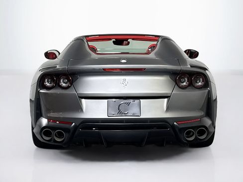 Used 2021 Ferrari 812 GTS RWD image 8