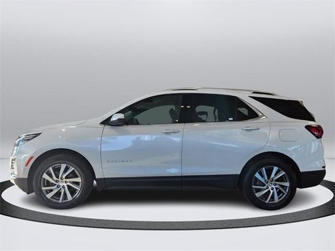 Used 2022 Chevrolet Equinox Premier image 2