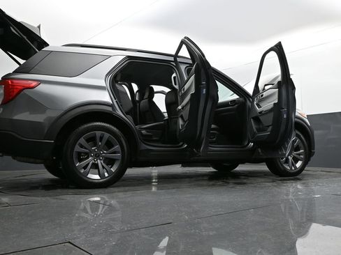 Used 2022 Ford Explorer XLT w/ Equipment Group 202A image 35