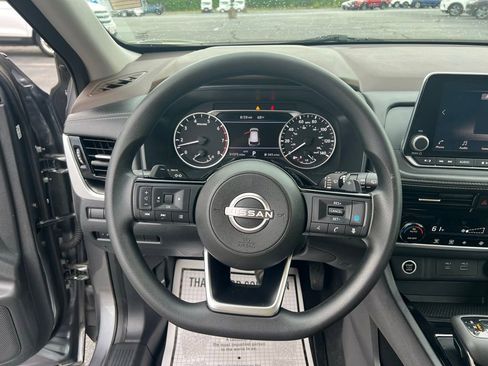 Used 2022 Nissan Rogue SV image 16