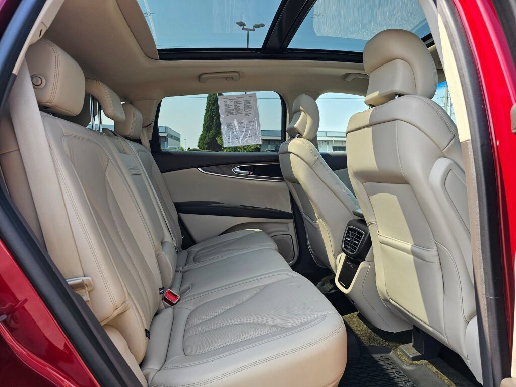 Used 2018 Lincoln MKX Reserve AWD/4WD image 13