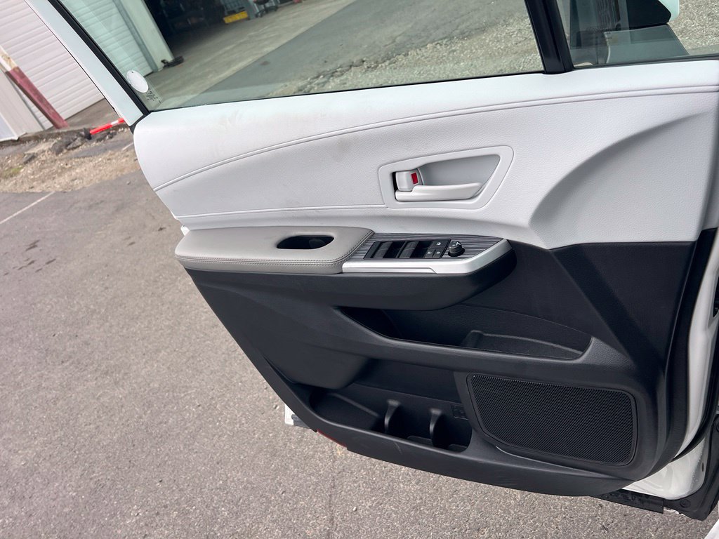 Used 2025 Toyota Sienna LE FWD image 20