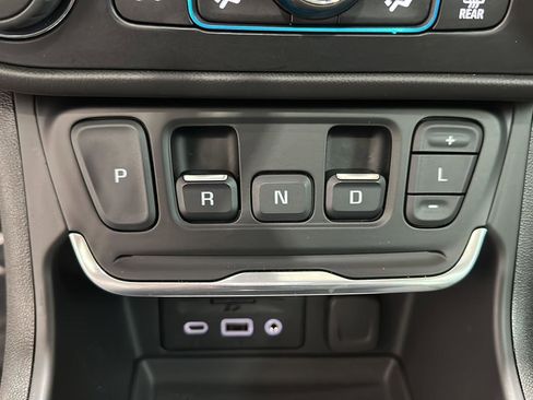 Used 2021 GMC Terrain SLT w/ Infotainment Package II image 11