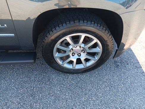 Used 2019 GMC Yukon XL Denali RWD image 8