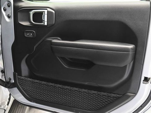 Used 2024 Jeep Wrangler Unlimited w/ Convenience Group image 9