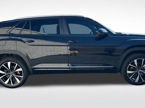 Used 2024 Volkswagen Atlas Cross Sport SEL R-Line AWD/4WD image 2