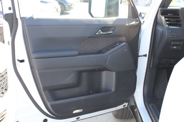 Used 2026 Lexus GX 550 w/ Accessory Package (31) AWD/4WD image 11