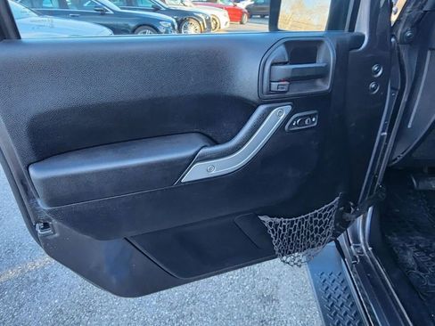 Used 2014 Jeep Wrangler Unlimited Sahara w/ Dual Top Group image 10