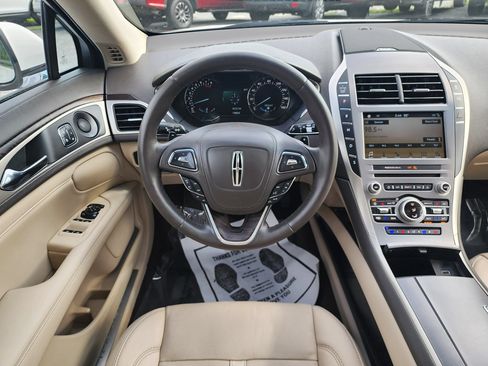 Used 2018 Lincoln MKZ Reserve w/ Climate Package FWD image 10