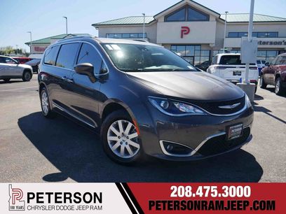 Used 2019 Chrysler Pacifica Touring-L w/ Advanced Safetytec Group