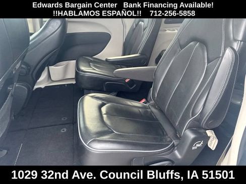 Used 2020 Chrysler Pacifica Limited FWD image 11