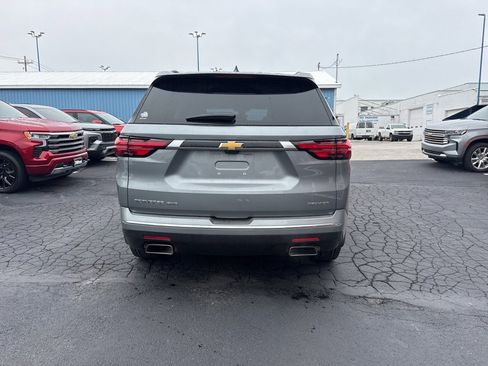 Used 2023 Chevrolet Traverse Premier image 6