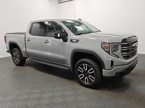 Certified 2025 GMC Sierra 1500 AT4 w/ AT4 Premium Package AWD/4WD image 3