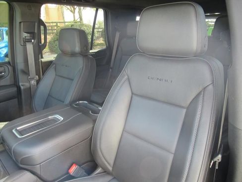 Used 2024 GMC Yukon Denali AWD/4WD image 19