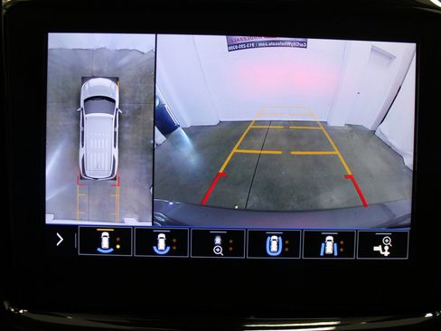 Used 2021 Chevrolet Traverse Premier w/ LPO, Cargo Package image 39