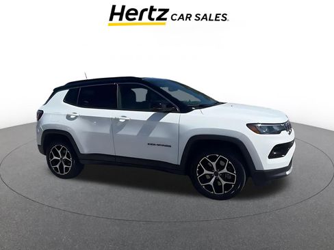 Used 2025 Jeep Compass Limited image 1