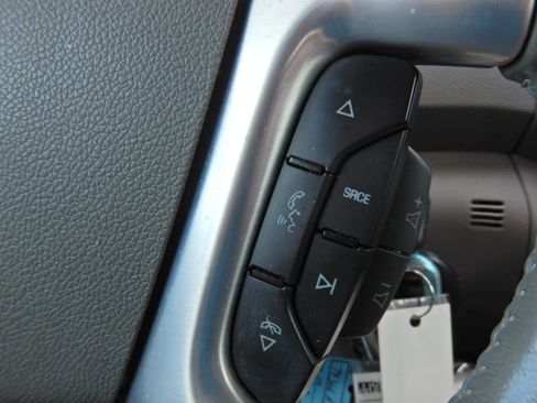 Used 2015 GMC Acadia SLT image 16