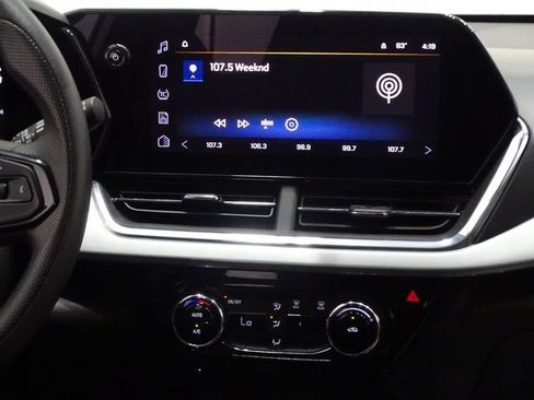 Used 2024 Chevrolet Trax LT FWD image 29