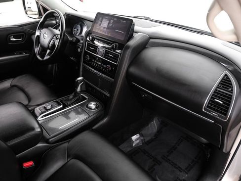 Used 2021 Nissan Armada SV AWD/4WD image 9