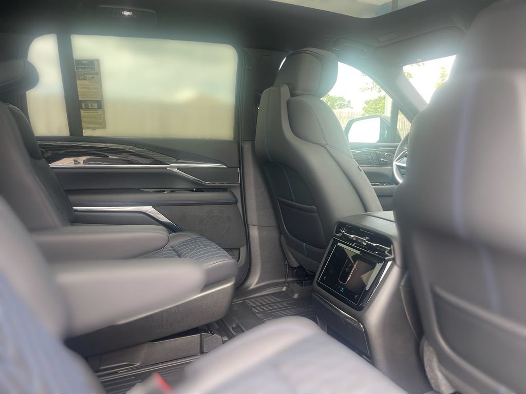 New 2026 Cadillac Escalade IQ Luxury 1 w/ LPO, Floor Liner Package AWD/4WD image 37