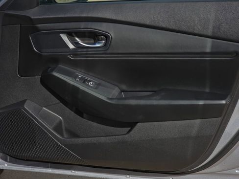 Used 2023 Honda Accord EX image 33