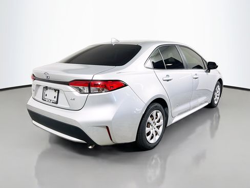 Used 2022 Toyota Corolla LE FWD image 4