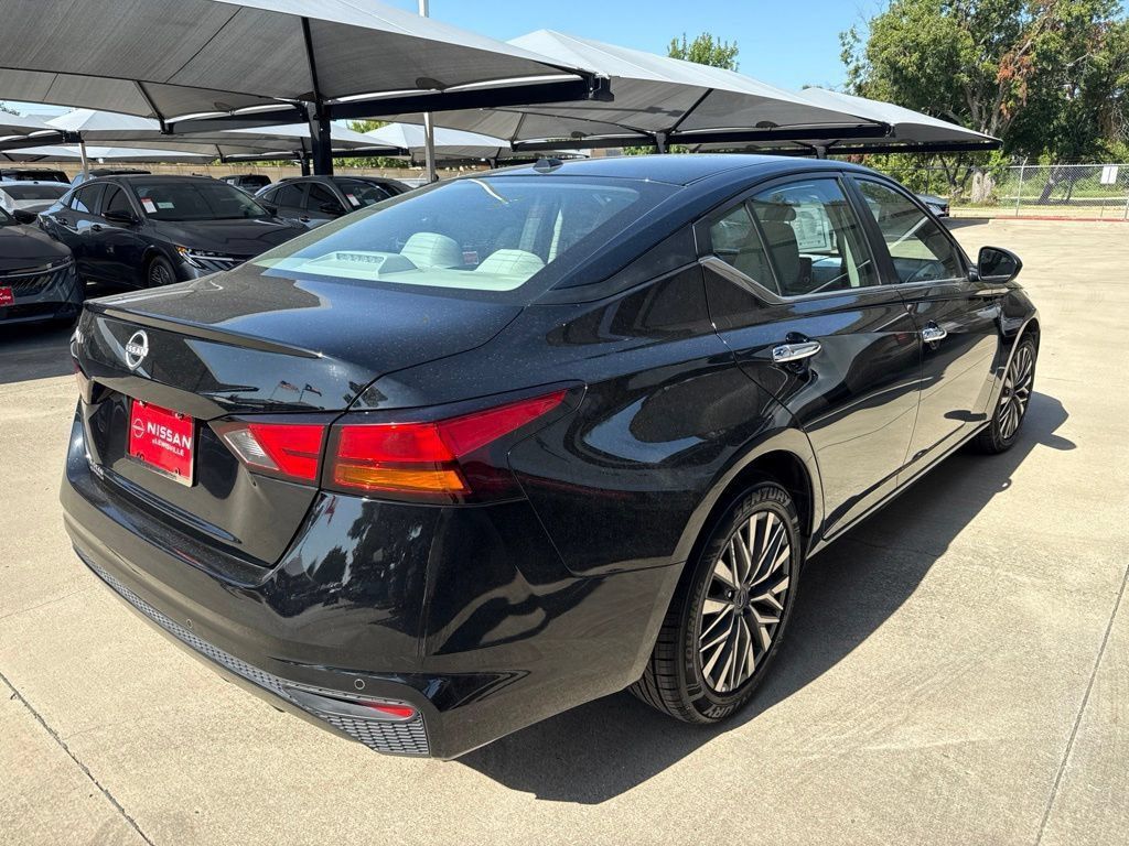 Certified 2025 Nissan Altima 2.5 SV FWD image 8
