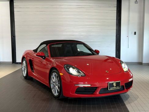 Used 2017 Porsche 718 Boxster RWD image 7